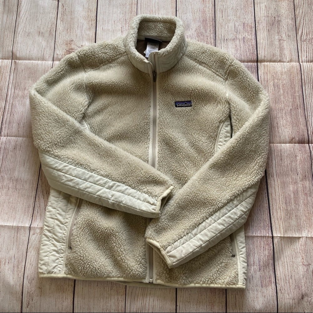 Woman’s Patagonia zip-up